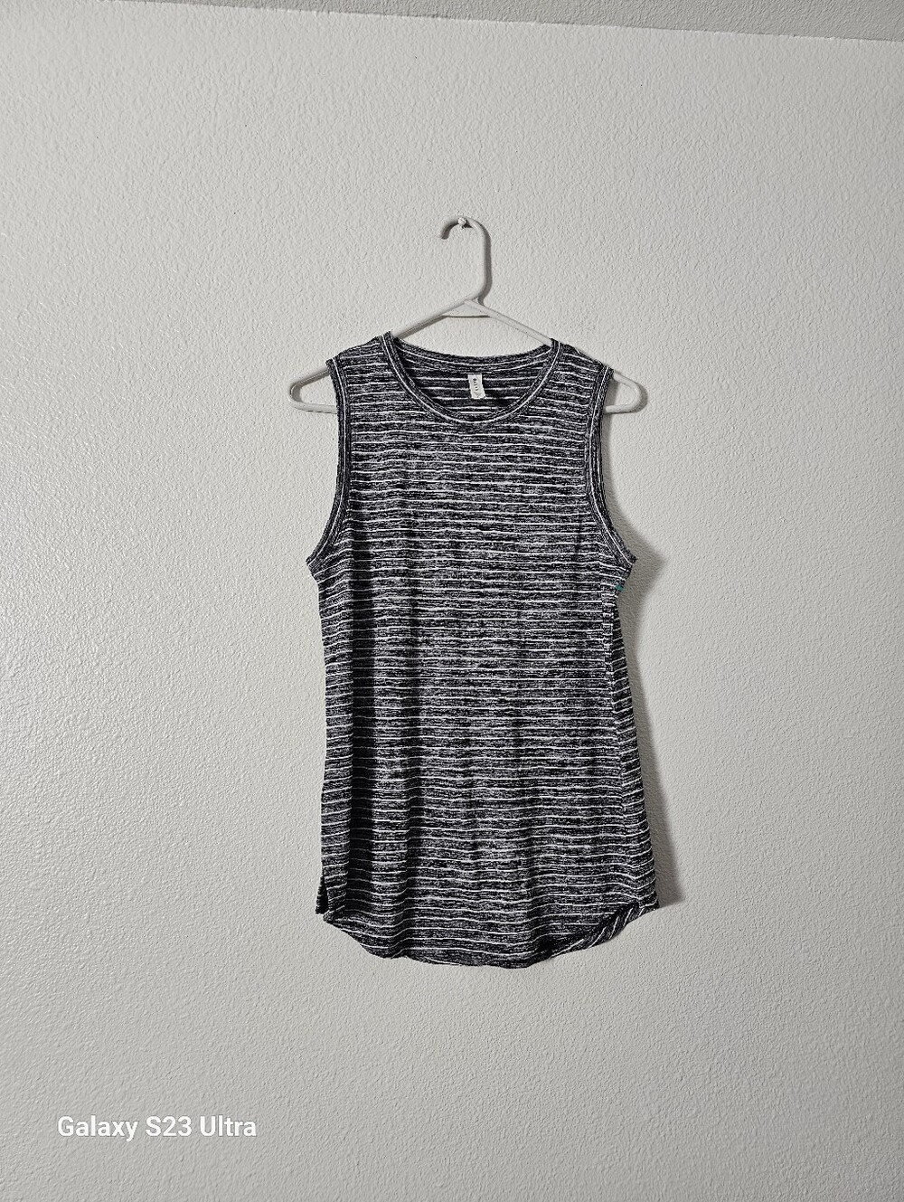 Athleta Black and White Striped Sleeveless Tank Sz S